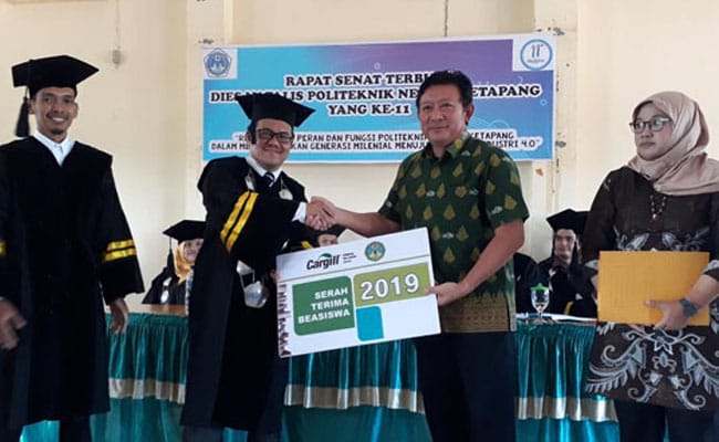 23 Mahasiswa/i Poltek Ketapang Raih Beasiswa dari Poliplant Anak Usaha Cargill