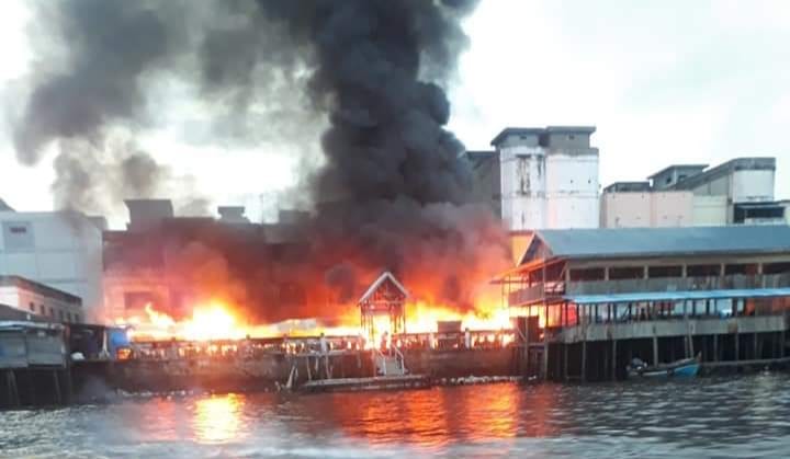 Di Inhil, 40 Kios Terbakar saat Subuh