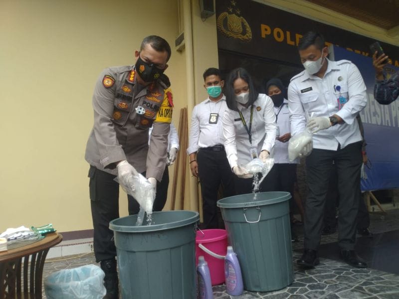 3,6 Kilo Sabu di Pekanbaru Diaduk dengan Cairan Pembersih Lantai