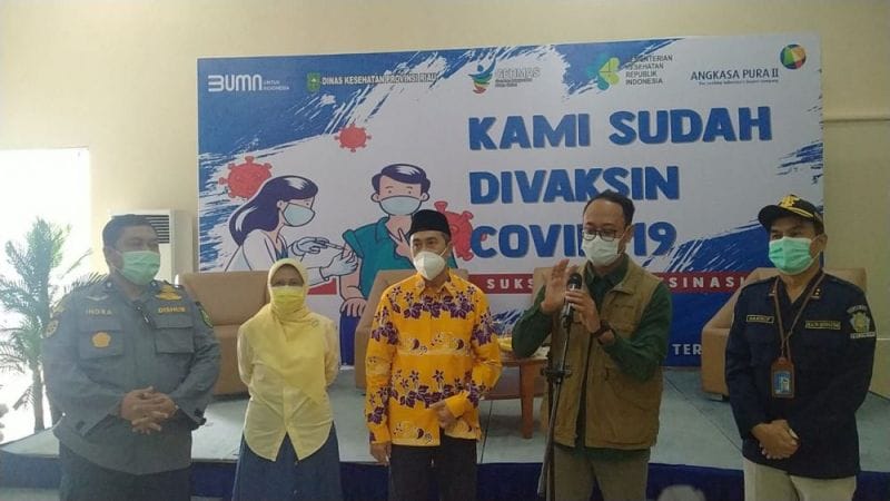 Ratusan Petugas Bandara Pekanbaru Divaksin Covid-19