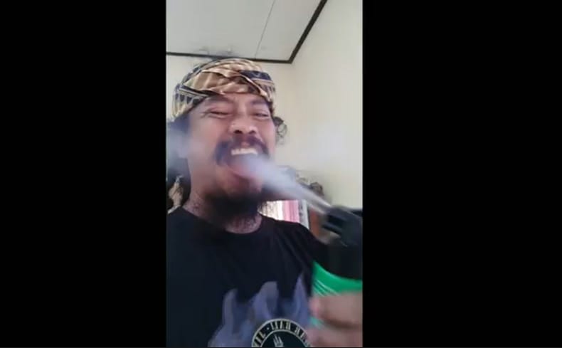 Paranormal yang Viral Semprotkan Pembasmi Serangga ke Mulut Meninggal