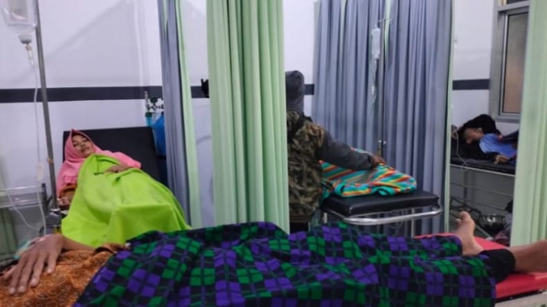 Santap Kikil Sapi Pas Buka, Puluhan Warga Muntah-Muntah