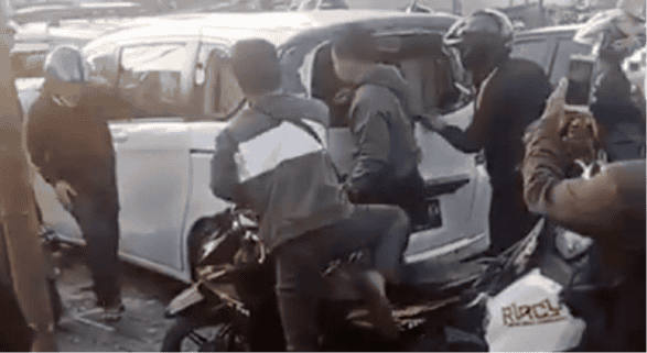 Abege Tabrak 8 Orang, Mobilnya Hasil Curian