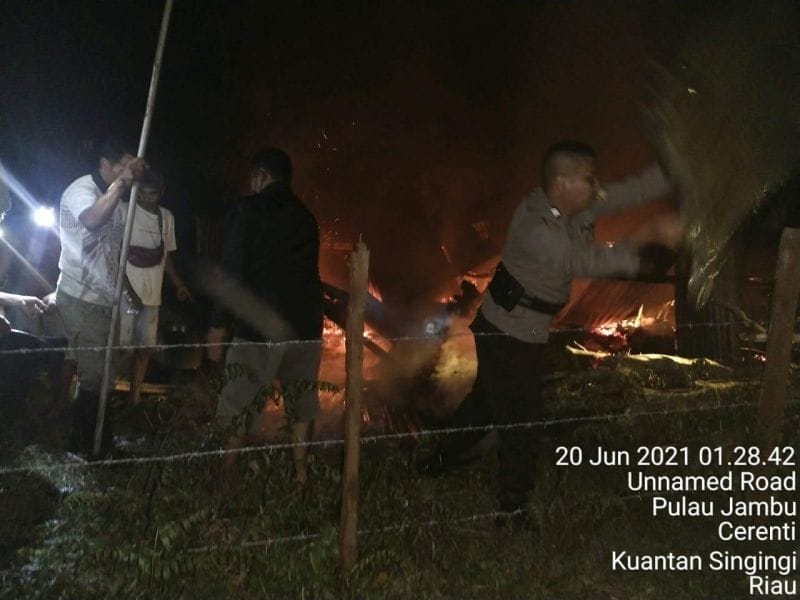 Ibu dan Anak Terbakar saat Rumahnya Kebakaran di Riau