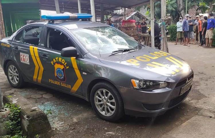ODGJ Mengamuk, Kaca Mobil Patroli Polisi Remuk