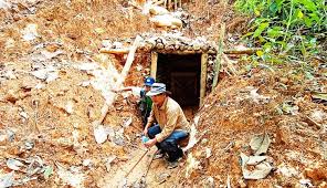 Tebing Runtuh, Dua Penambang Emas Ilegal Tewas