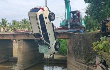 Pajero Tabrak Jembatan lalu Terjun ke Sungai, Pria Ini dan 3 Anaknya Tewas