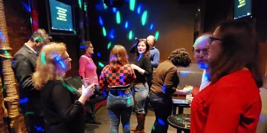 Karaoke dan Pijat Mana Ada Jaga Jarak, Makanya Harus Tutup