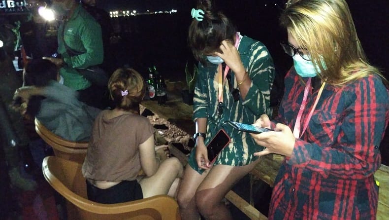 Camat, Lurah dan Kades Pesta Miras Bareng Cewek Seksi