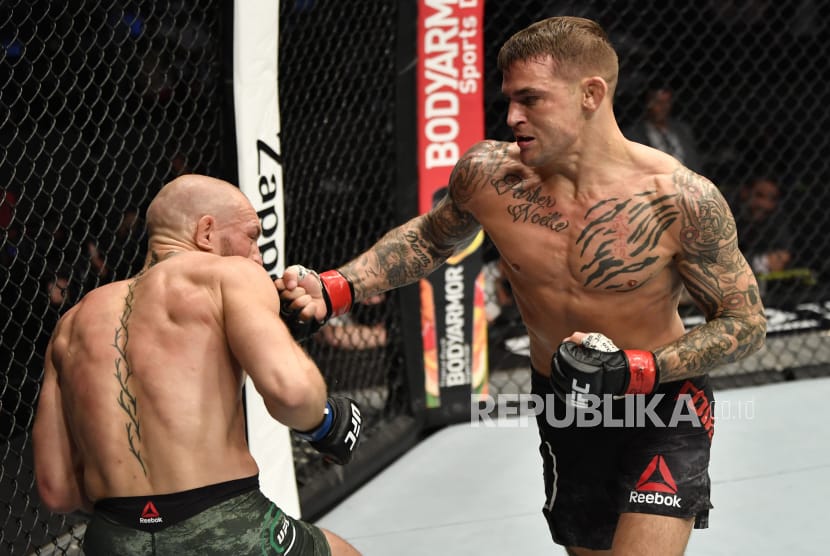 Kalah dari Poirier, McGregor Alami Patah Kaki