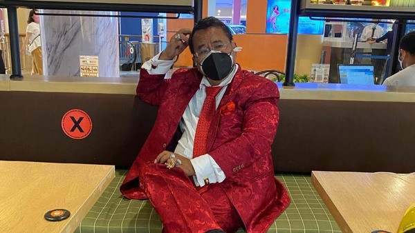 Ketika Hotman Paris Debat soal Corona dengan Dokter Lois