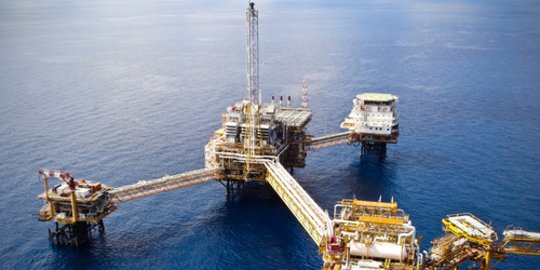 Harga Minyak Dunia Merosot Dipicu Kekhawatiran Kelebihan Pasokan