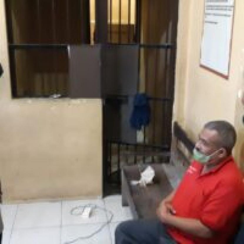 Ini Tampang Kades yang Pasang Baliho Enak Zaman PKI