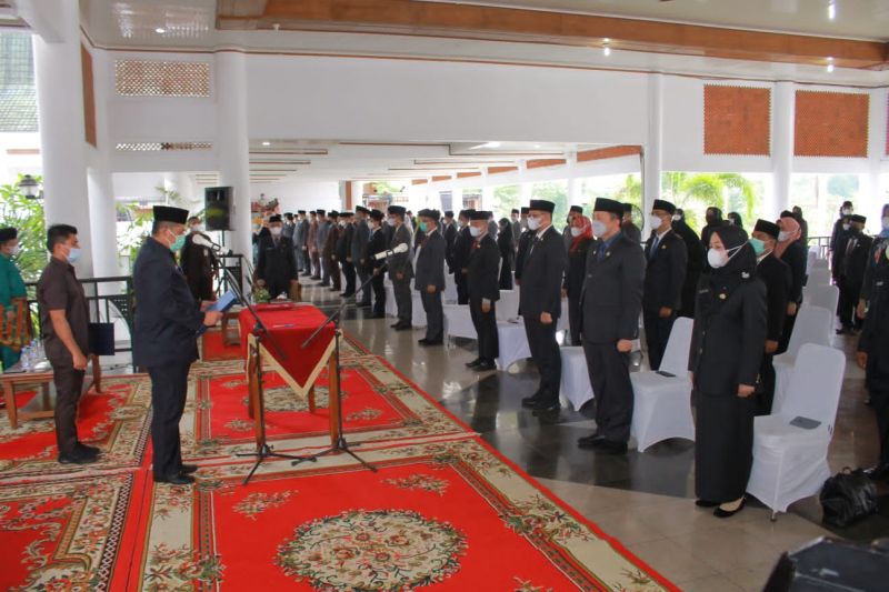 Alfedri-Husni Mulai Rombak Pejabat Siak