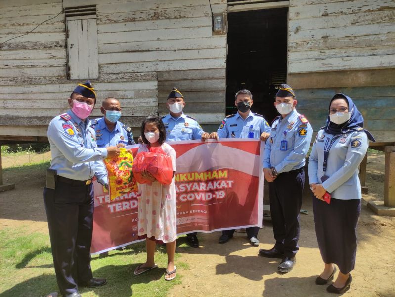 Warga Terdampak Covid-19 Dapat Bantuan dari Kemenkumham