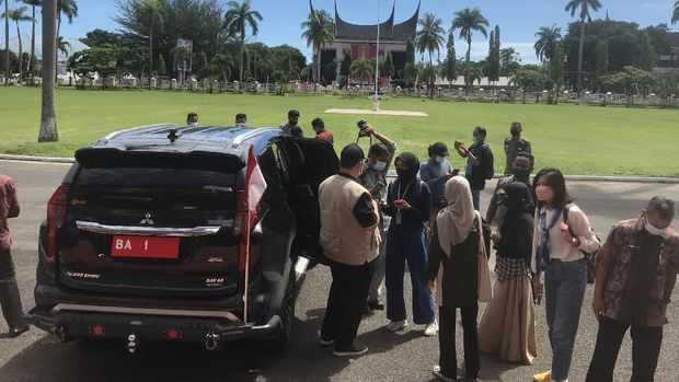 Mobil Baru Gubernur Sumbar Diberikan ke Satgas Corona