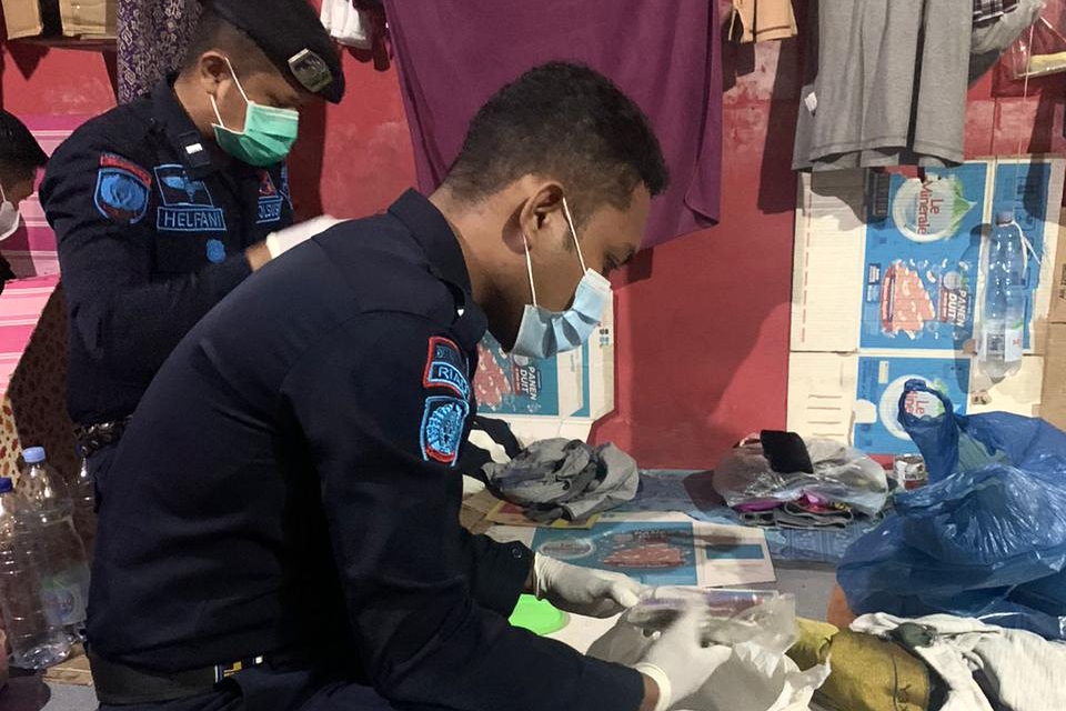 Razia di Rutan Pekanbaru, Sipir Sita Handphone Narapidana