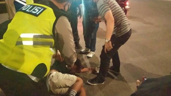 Remaja Ini Tabrak Polisi hingga Pura-pura Pingsan saat Razia