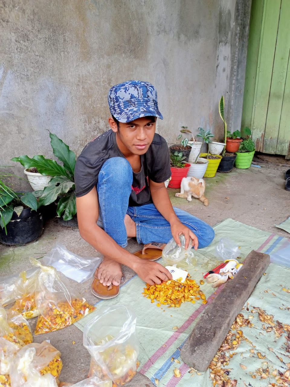 Karena Sawit, Sugeng Bisa Kuliah di Yogya