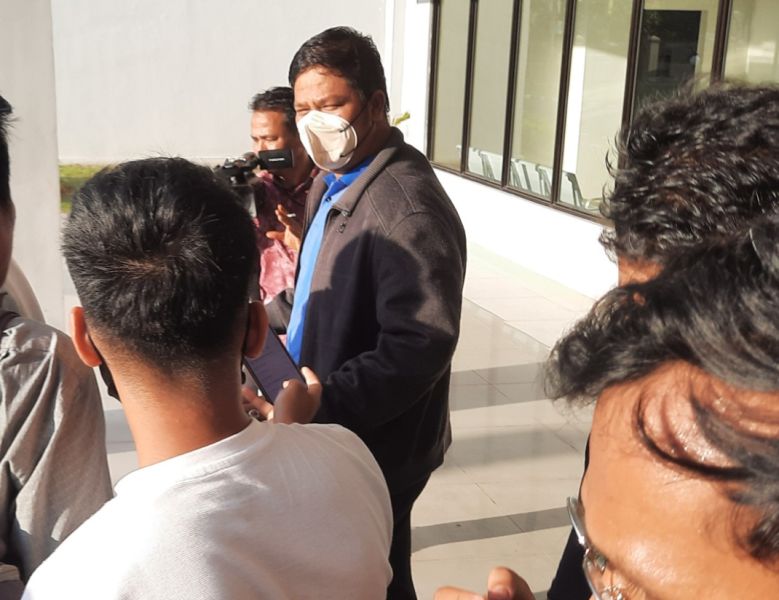 KPK Bawa Bupati Kuansing ke Jakarta