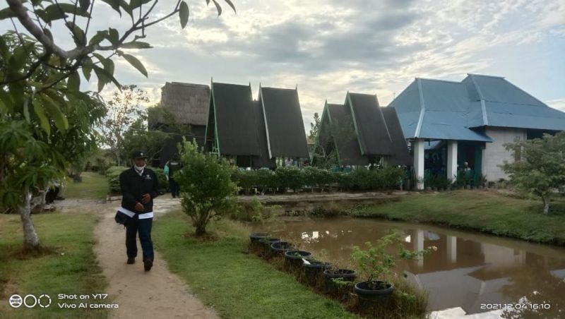 Berakhir di Kebun Buah Sintang