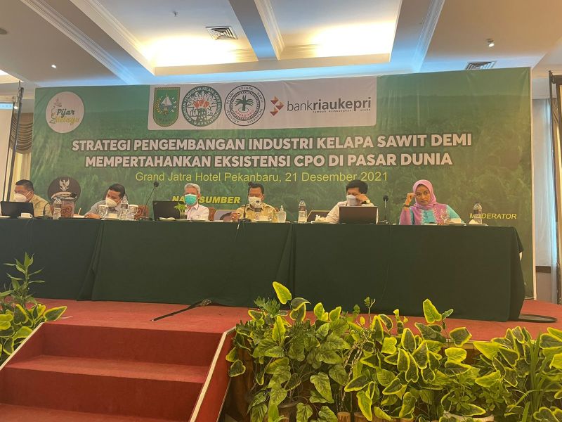 Rapatkan Barisan, Lawan Pembenci Kelapa Sawit!