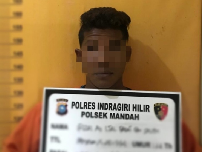 Usai Berikan Rokok, Tangan Robi Nyaris Putus Dibacok RZ