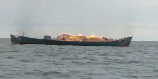 Korban Kapal Terbakar di Meranti Ditemukan Tewas di Laut