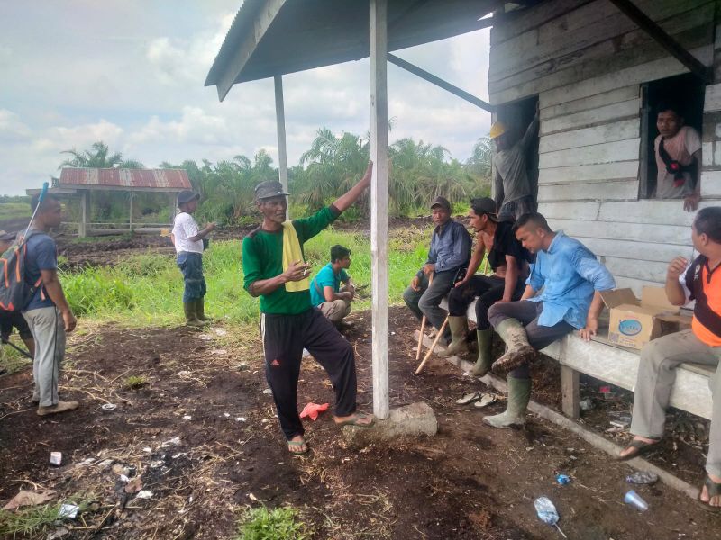 Lahan Sengketa Ditanami, Warga Nyaris Bentrok dengan Pekerja