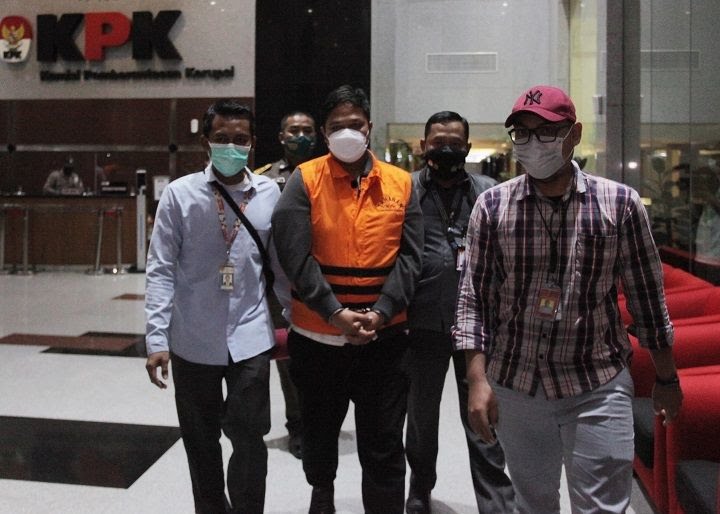 Bupati Kuansing Andi Putra Dipindahkan ke Rutan Pekanbaru