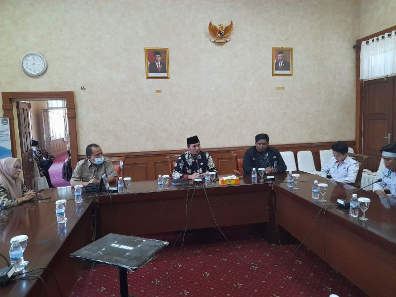 Mahasiswa tak Puas dengan Jawaban Ketua Dewan