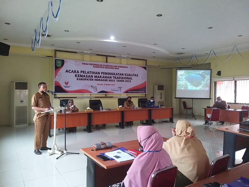 Pengusaha Kuliner Tradisional Dilatih Mengemas Produk