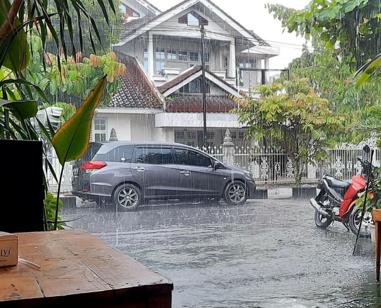 Riau Diprediksi Hujan Lebat, Petir dan Angin Kencang Hari Ini