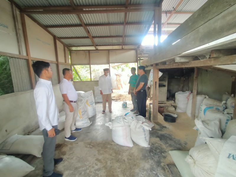 Andi Borong 4 Ton Beras Petani Dumai, Dibagikan Lagi ke Warga