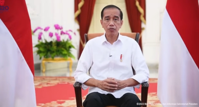 Selangkah Pun Jokowi Tak Mau Mundur