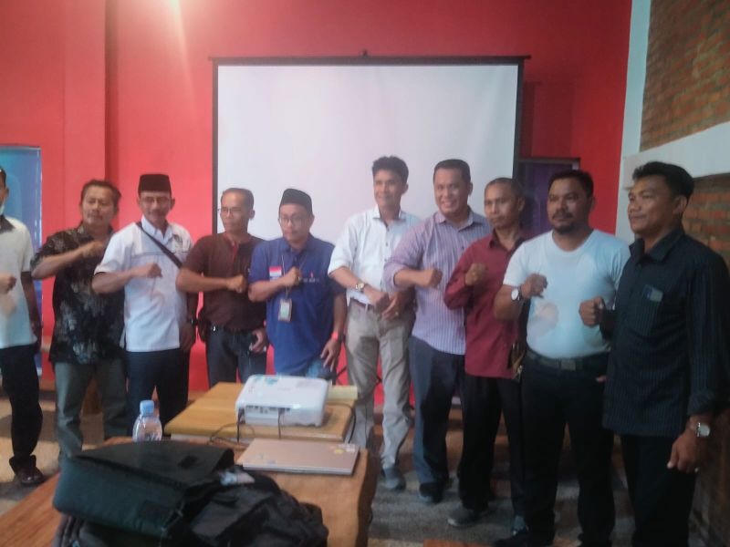 Turunkan Harga Sawit, PKS Mau Dilaporkan Petani ke Polisi