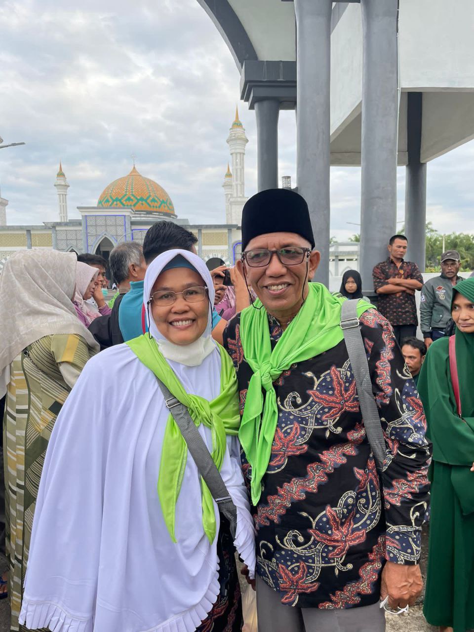 Sawit Antarkan Syam ke Tanah Suci