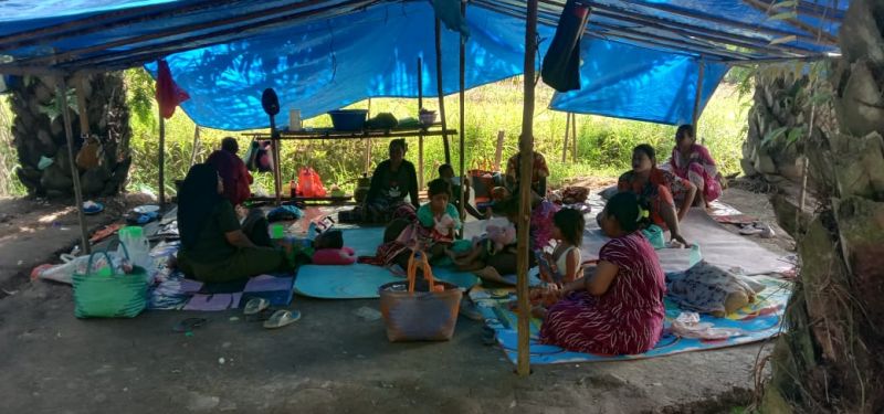 Tuntut Kebun Plasma, Warga Berkemah di Areal Perusahaan