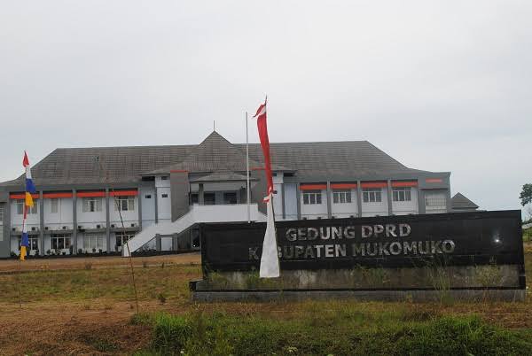 DPRD Mukomuko Bentuk Pansus Konflik PT DDP