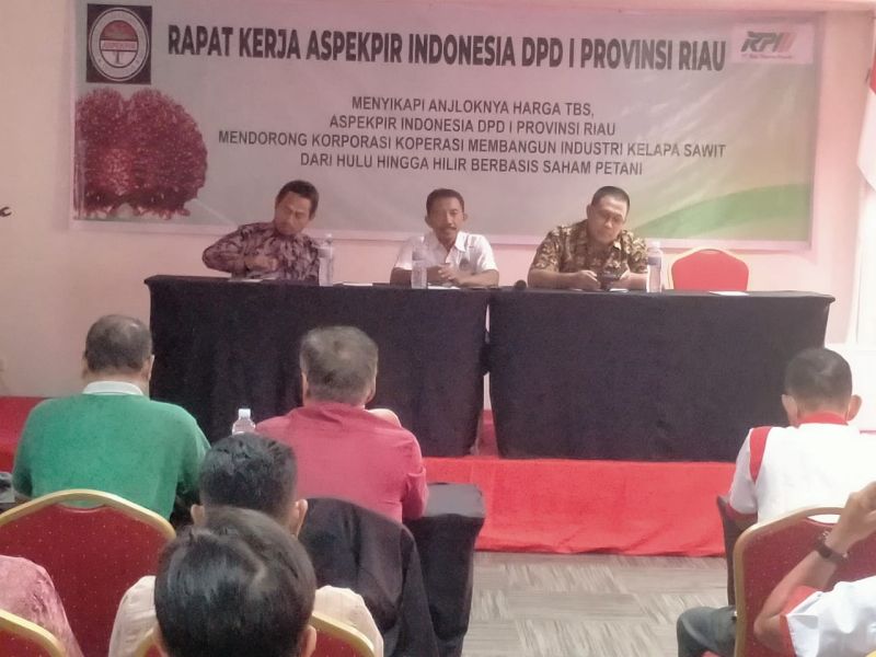 HET Kelapa Sawit Ala Mendag Rugikan Petani