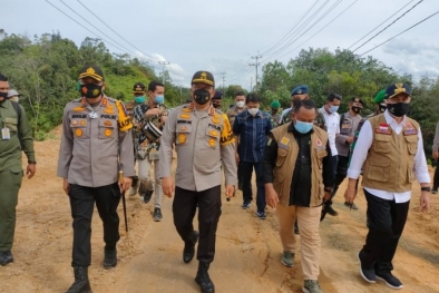 Gubernur Riau dan Kapolda Minta Kepala Daerah Bantu Alat Pemadam Karhutla