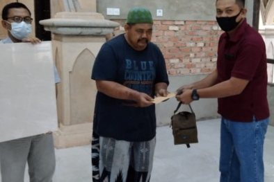 PT Kimia Tirta Utama Salurkan Bantuan Untuk Bangun Mesjid di Gasib