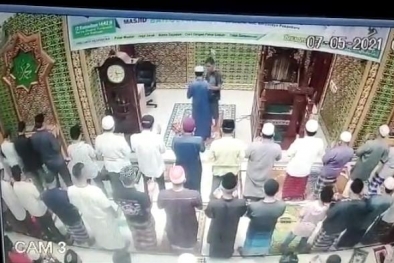 Imam Masjid di Pekanbaru Ditampar saat Salat Subuh