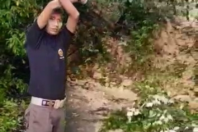 Longsor di Perbatasan Riau-Sumbar, Jalan Putus