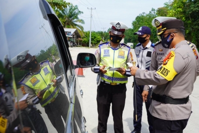 Nekat Mudik, Puluhan Kendaraan Diputar Balik di Pos Penyekatan Siak