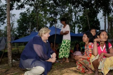 Tumit Erna dan Suku Anak Dalam