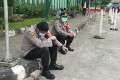 Wakapolres Menangis karena Gagal Tolong Warga Kritis Covid-19: Maaf Bu