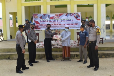 Panti Asuhan, Pesantren, dan Gereja, Dapat Beras dari Pak Polisi
