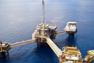 Harga Minyak Dunia Merosot Dipicu Kekhawatiran Kelebihan Pasokan