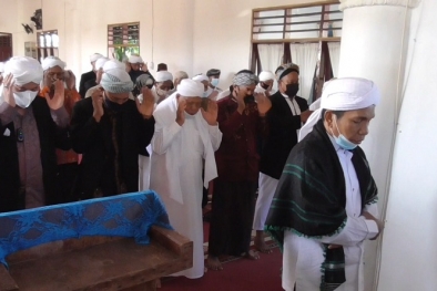 Jemaah Thariqat Naqsabandiyah Sudah Salat Id Pagi Tadi